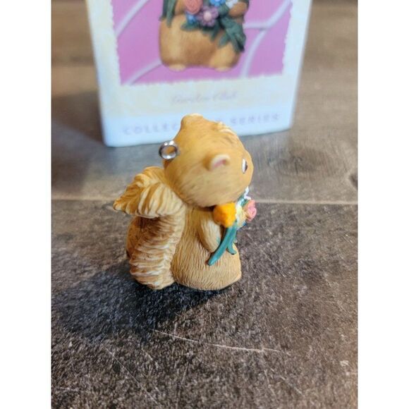 Hallmark Garden Club 1997 ornament Xmas decor - Picture 4 of 6